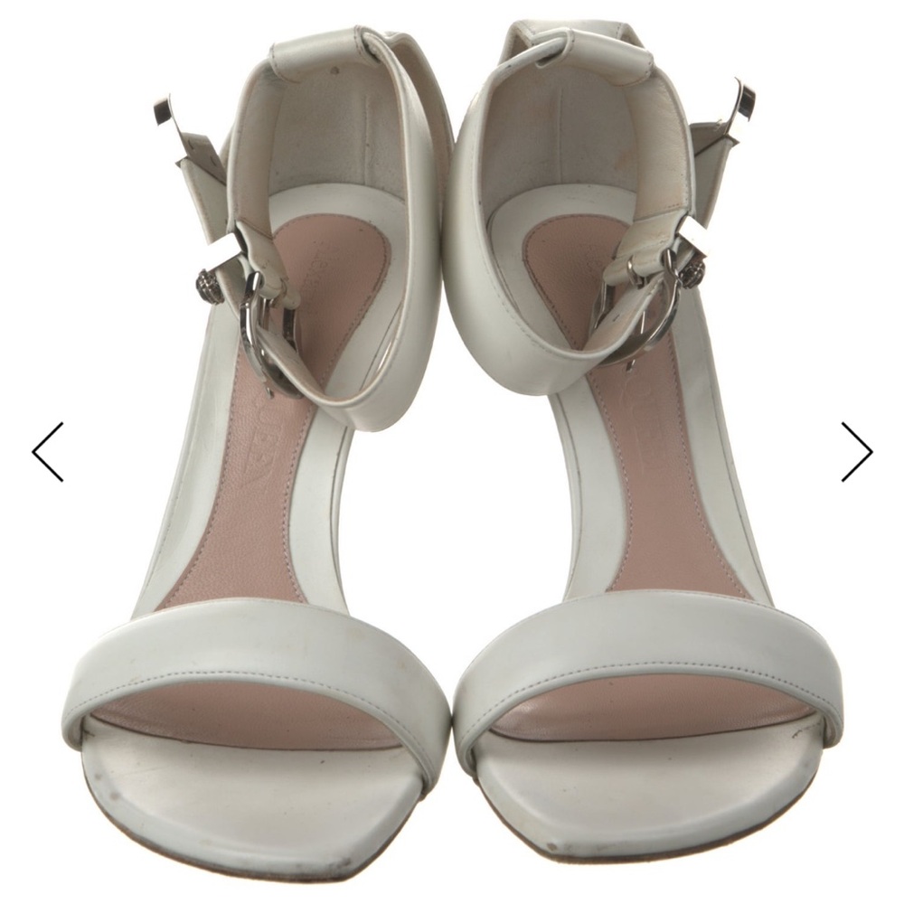 Alexander McQueen White Leather Heels silver buckle 38.5 with dustbag - Picture 3 of 16